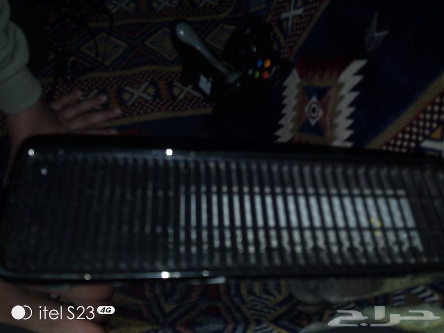 Xbox 360 works with disc 3. Remote 263215117730563111