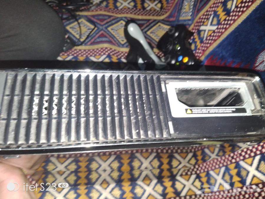 Xbox 360 works with disc 3. Remote 263215117730563113