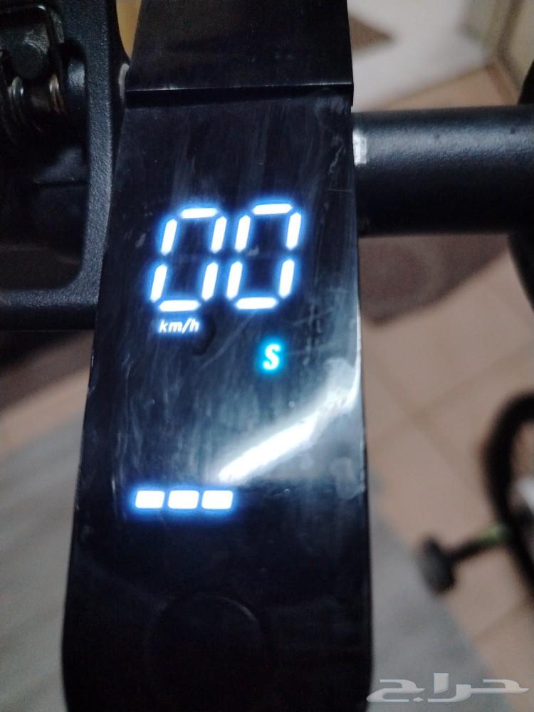 Green Power electric scooter, speed 47, used for 6 months, charger available63214646334467111