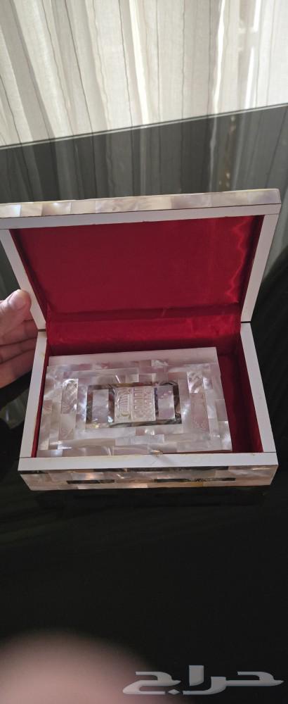 A box of mother-of-pearl, and a Quran from over 40 years of Saudia Airlines flights.63211622293249114