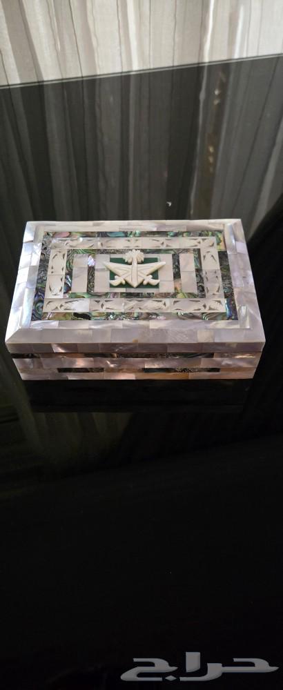 A box of mother-of-pearl, and a Quran from over 40 years of Saudia Airlines flights.63211622293249111