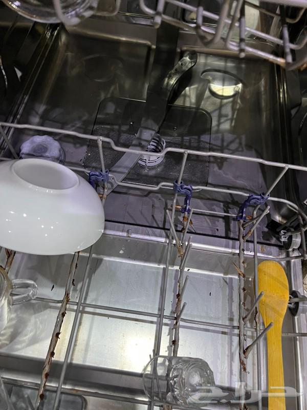 Polishing dishes63523374261121113