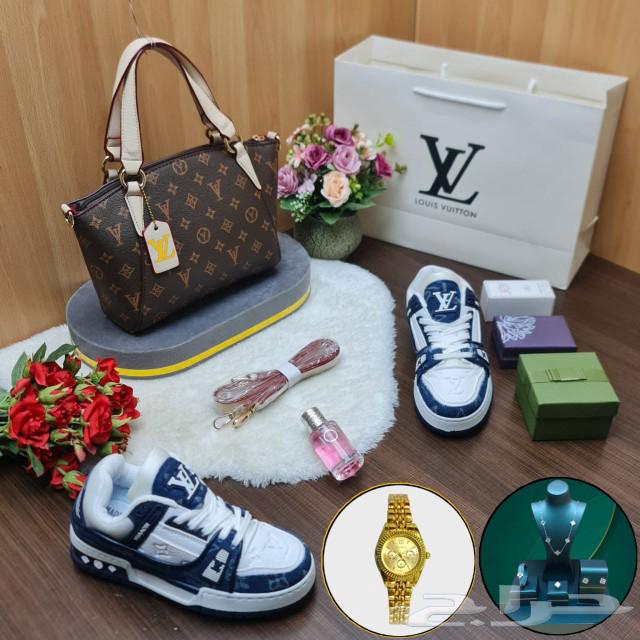 Women's swimming shoes, a gift for someone you love63211106775681113