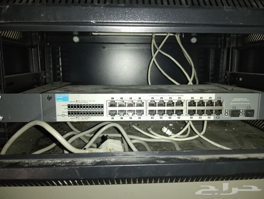 Switch for distributing internet and telephone lines, and there are 9 illuminated decorative panels.63210050892930111