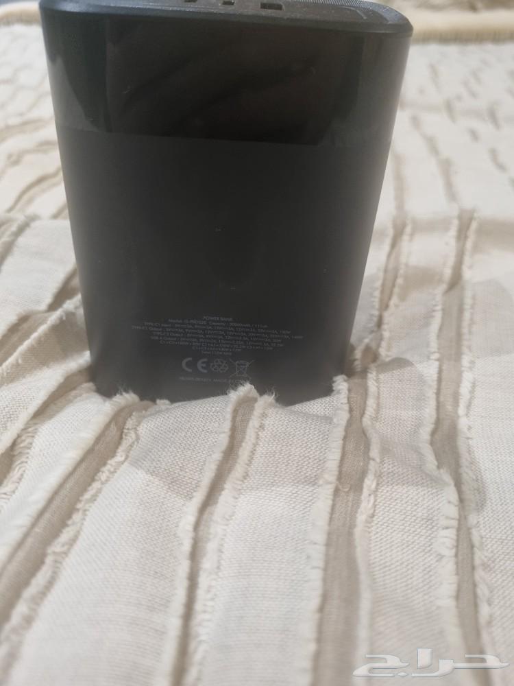 Premium 30,000 mAh portable battery, useful desktop power bank charger63208107324161113