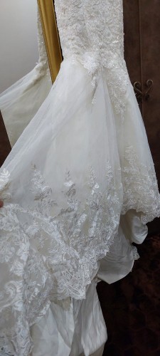 Bride's dress63206598152193114