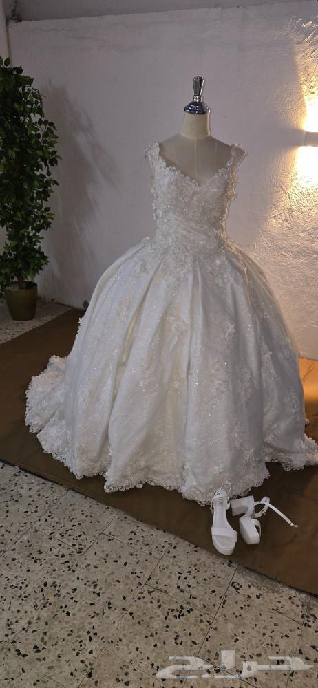 Bride dress with its accessories63206097742466112