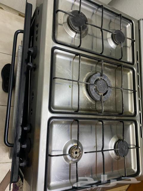 فرن خمس عيون، واحدة منها تشتعل ولا تُغلق، للبيع.63208608044163111
