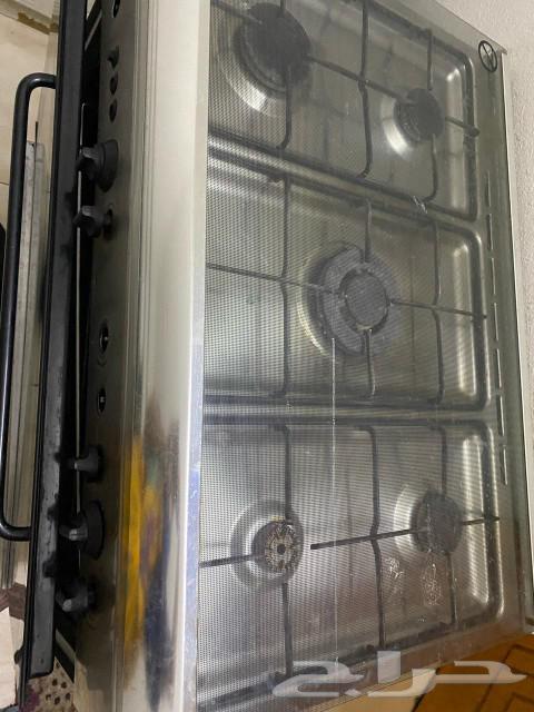 فرن خمس عيون، واحدة منها تشتعل ولا تُغلق، للبيع.632086080441631127