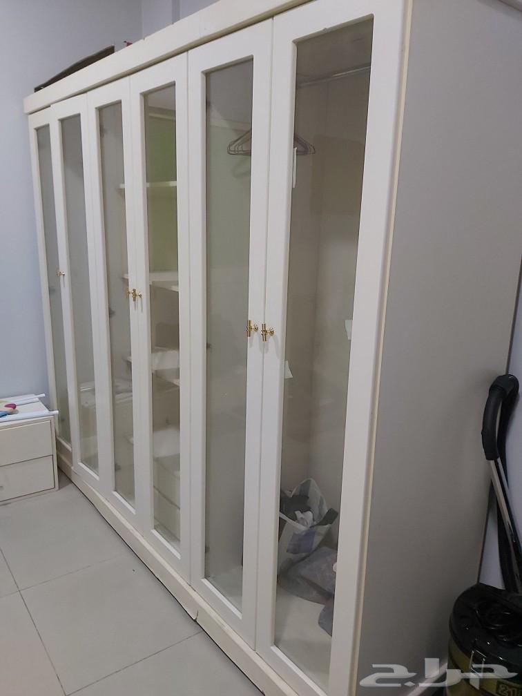 A complete bedroom63206092848130111