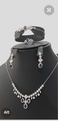 Women's 925 silver set - price 600 riyals, reason: store clearance632516158291221129