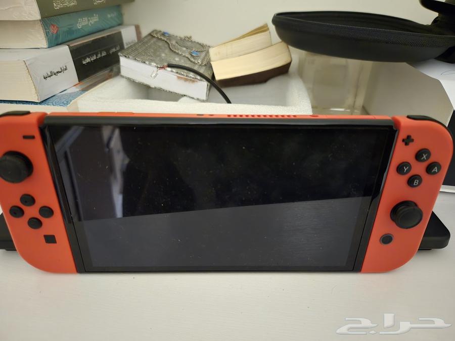 Nintendo Switch with unique simple usage and two games63205568354561112