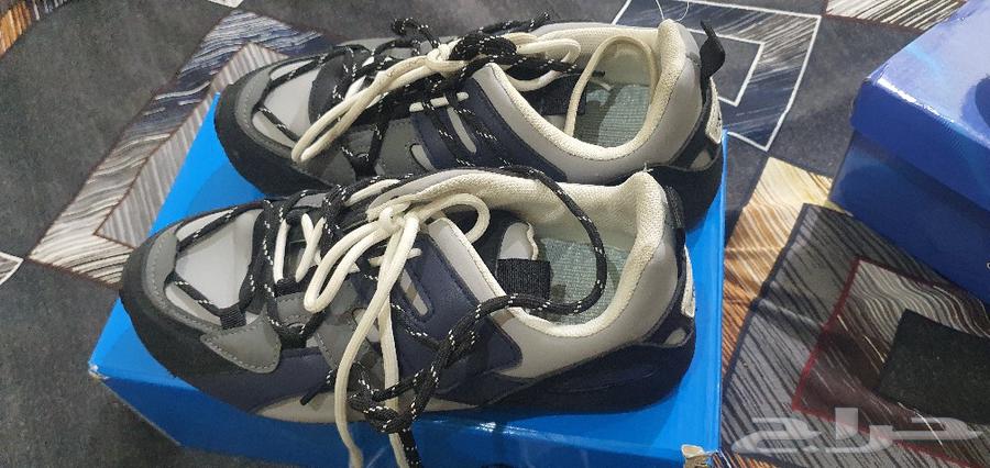 A boot worn once, size 42, with 20 pills... and my girls' size 36.63205583452418111