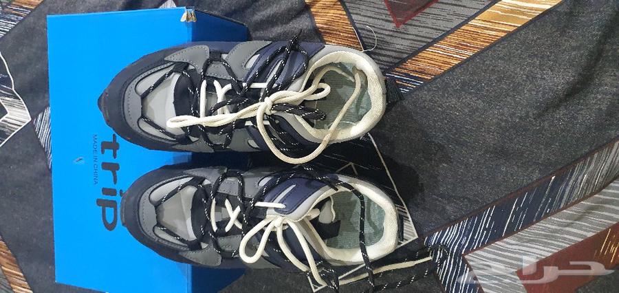 A boot worn once, size 42, with 20 pills... and my girls' size 36.63205583452418112