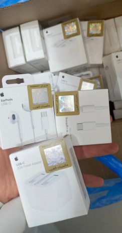 Original Apple accessories, charger head, earphones, charging cable, cable, computers of the Arabs63206120360962111