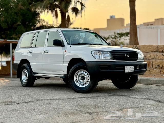 Toyota Land Cruiser G model 2000633099206627871128