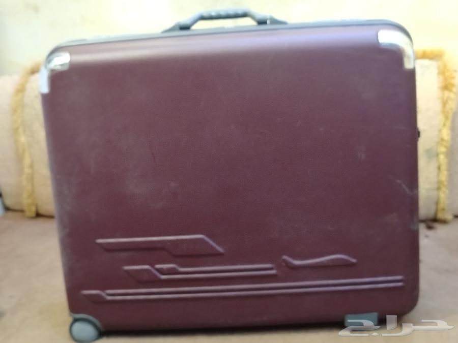 A large travel bag63201398019075111
