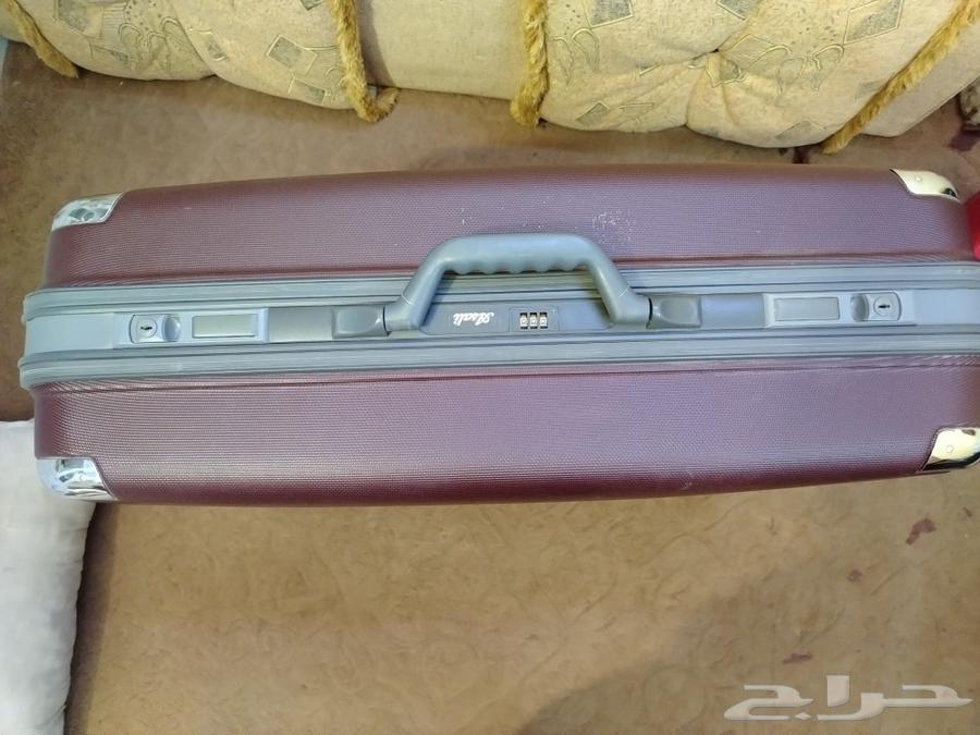 A large travel bag63201398019075113