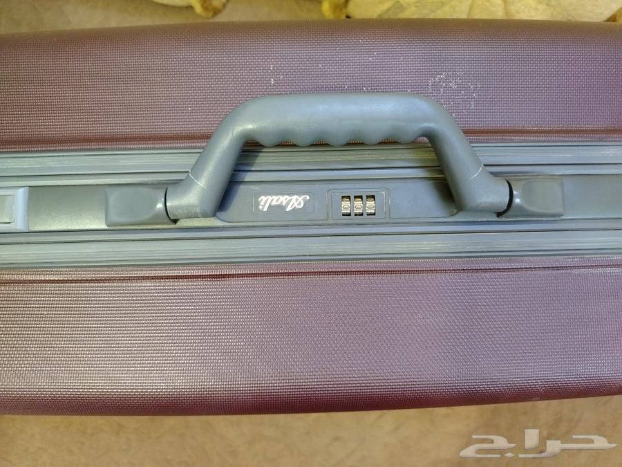 A large travel bag63201398019075112