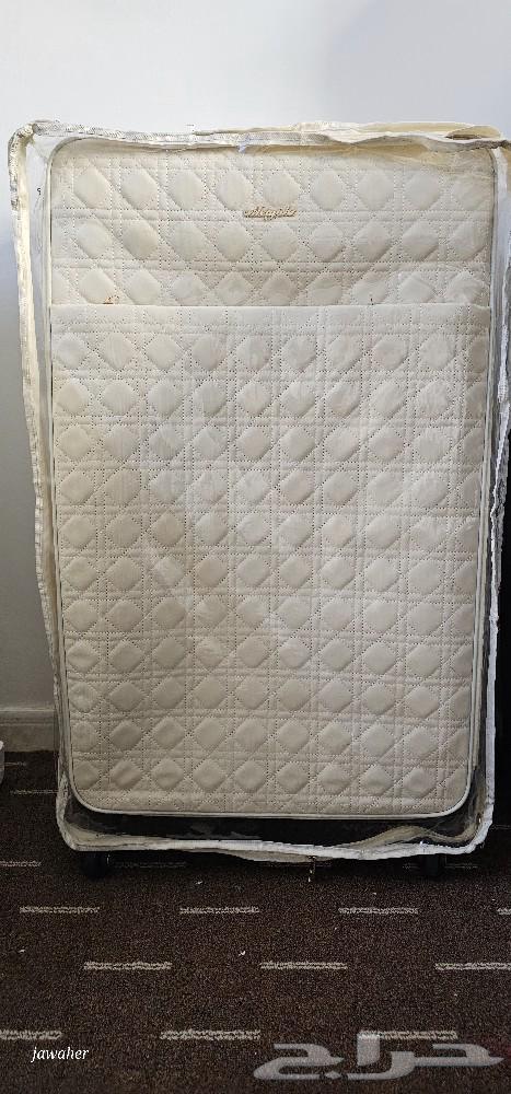Medium and large travel bags, concrete bags63202920819713111