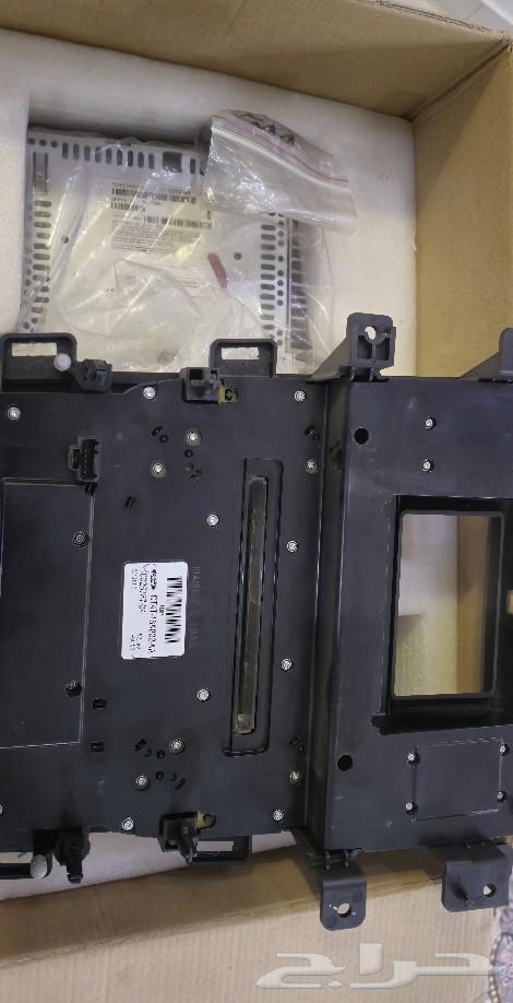 The Ford Edge standard screen is clean.63306572371458114