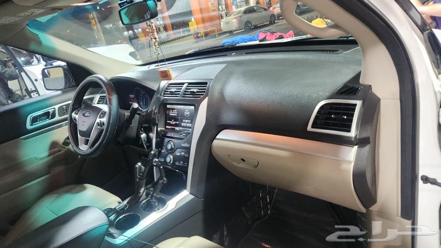 Clean Explorer XLT trim and opening model 201463303607561347114