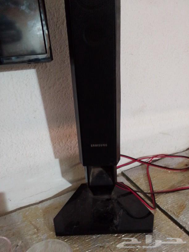 A home theater with four Samsung speakers, the sound is powerful and clear63199347473411112