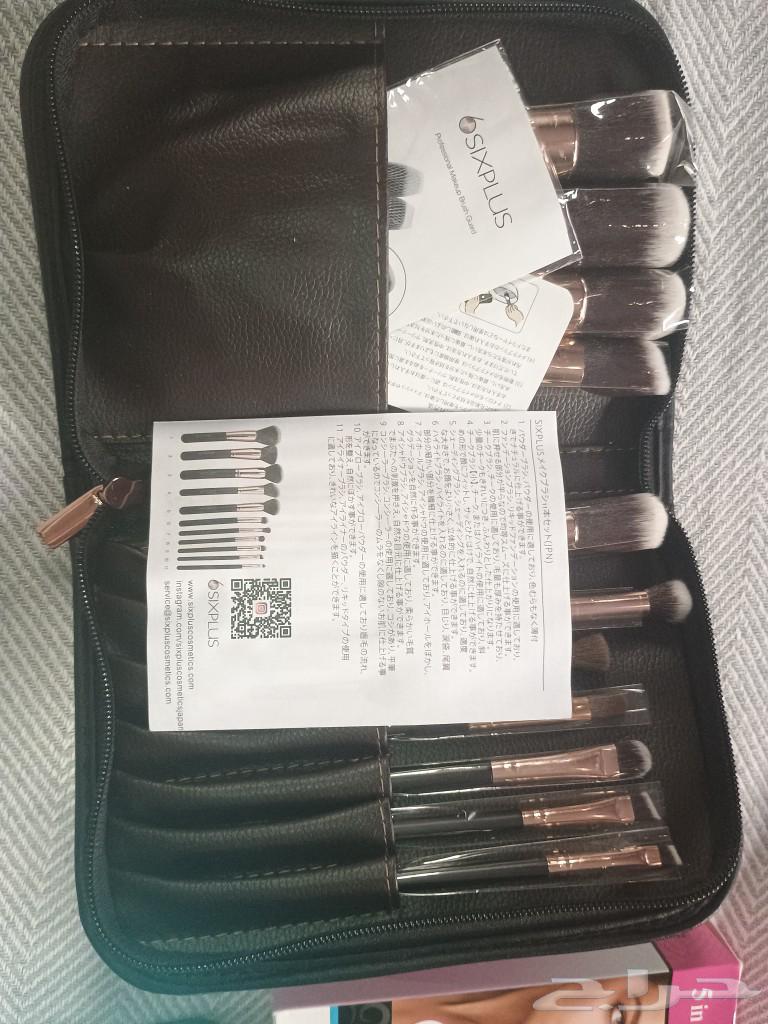 Sixplus original makeup brush with a very stylish bag and a set of additional brushes included.63198837893635113
