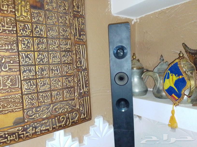 A home theater with four Samsung speakers, the sound is powerful and clear63199347473411111