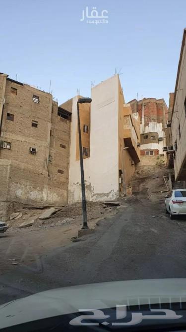 For sale: A building in Al-Atibiyah, located 4 kilometers from the Haram.63009164137218112