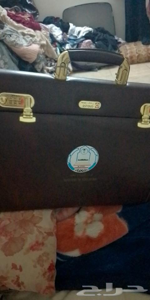 An antique leather bag, a luxurious gift for the Ministry of Education631978540675851115