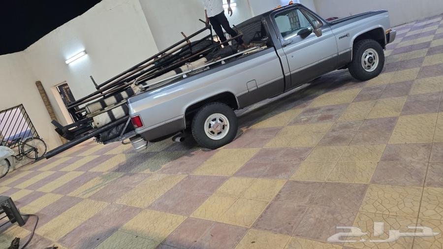 For sale, a GMC Sierra 1985 model with a distinctive number that has a special code and meaning for people of the trade.633006778342421110