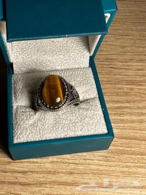 Silver ring with a gemstone63193329647873114
