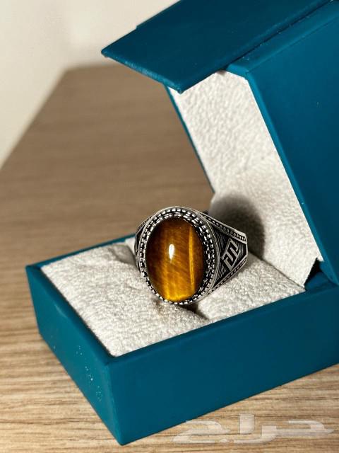 Silver ring with a gemstone63193329647873112