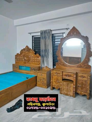 Carpenter disassembles and reassembles.63009169147139111