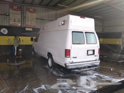 Ford diesel van. 2004 model, agency condition from bumper to bumper63290465849217111