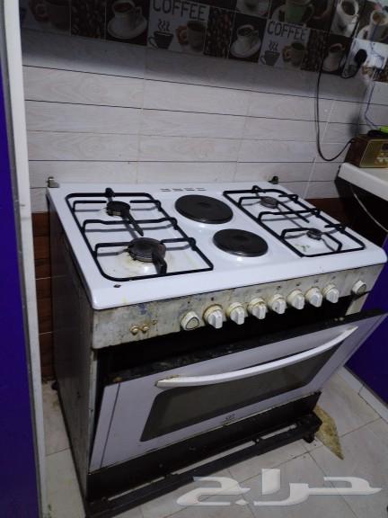 للبيع شغال فقط الباب مايقفل للتواصل63185451311491111