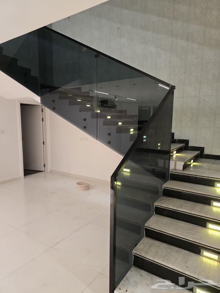 Scrivener glass and glass railing630235563334431126