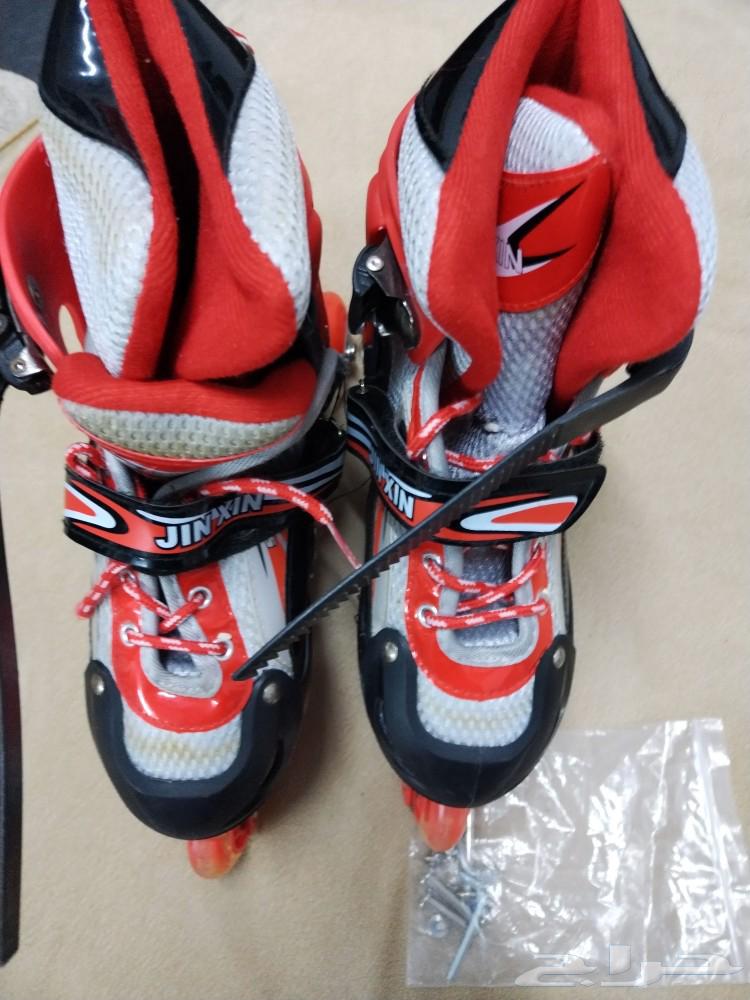 Trampoline and skating shoes63247984341889111