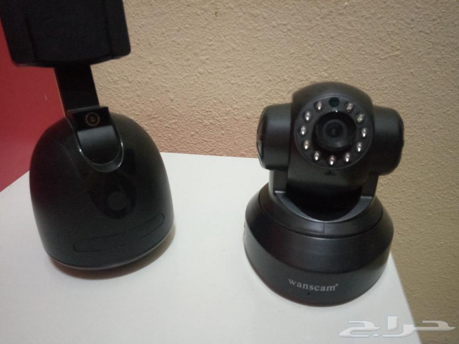 Camera and camera tripod632449288832031125