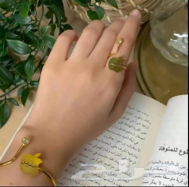 طقم نسائي من الخيال مكون من سلسل واساوره بلاسم63617996071682113