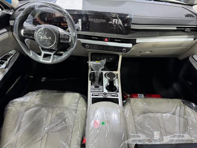 The lowest price for the cash KIA K5 Standard Plus M2025 with agency warranty63405424601089114
