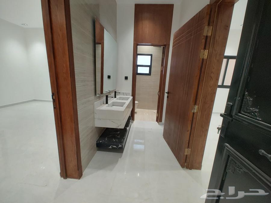 First floor sale, modern finish, car parking63008331459331114