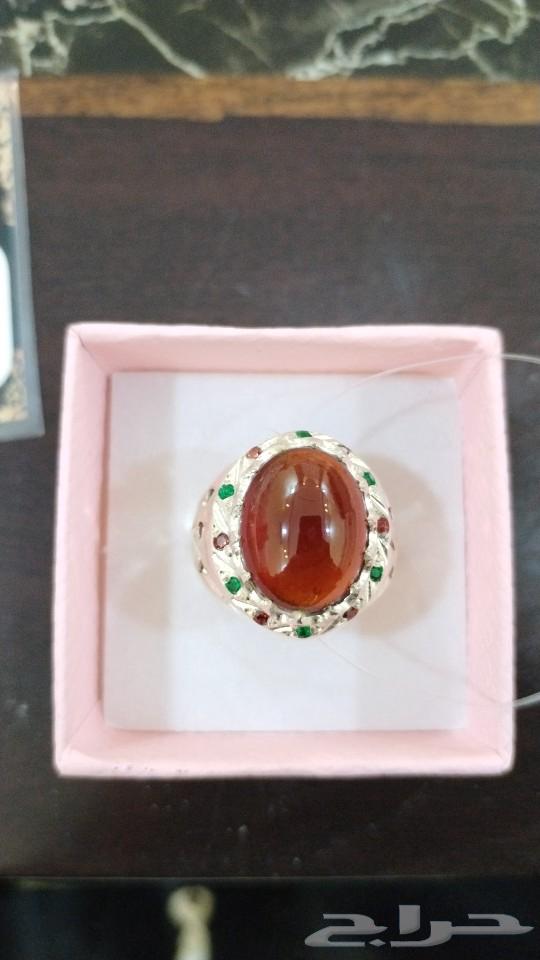 خاتم من الجارنيت المطعم بالياقوت و الزمرد63242934375809111