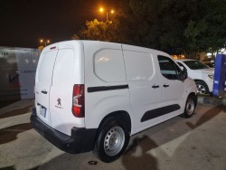 للبيع عدد 3 فانات بضائع63366620447363111
