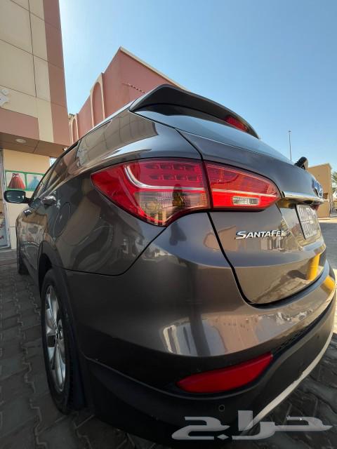 Santafe 2014, 230,000 km, full option, agency car with engine and gearbox.63365353752963114
