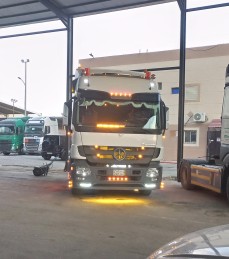 Volvo trucks for sale, various sizes available63360618018434112