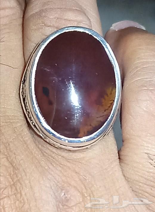 A Yemeni carnelian ring with a red hue63160828369665113