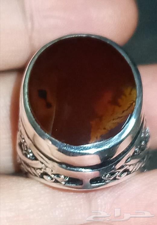 A Yemeni carnelian ring with a red hue63160828369665112