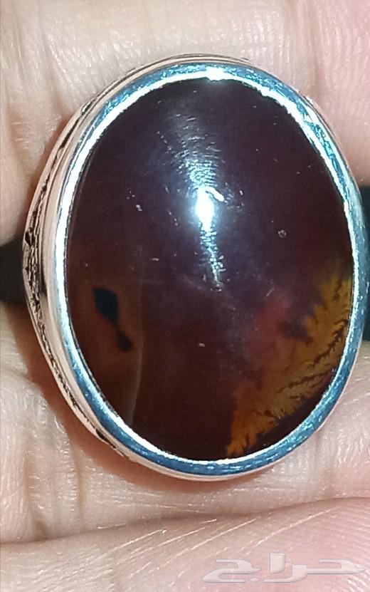 A Yemeni carnelian ring with a red hue63160828369665114